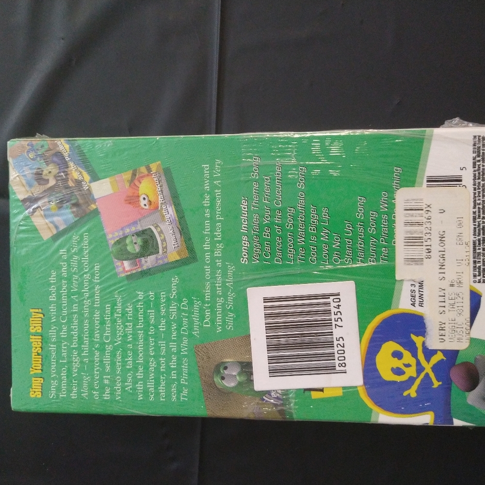 Veggie Tales A Very Silly Sing Along! VHS Tape  NWT - Picture 4 of 5